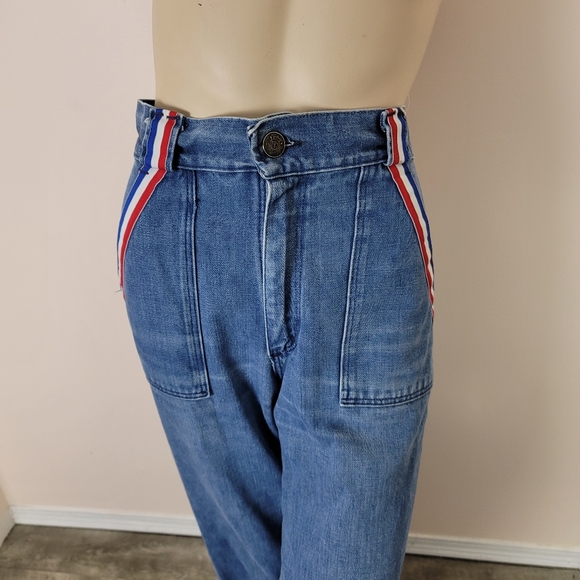 Vintage 1970s wrangler jeans, wide leg/flare. Red, white and blue striped trim - Picture 7 of 16